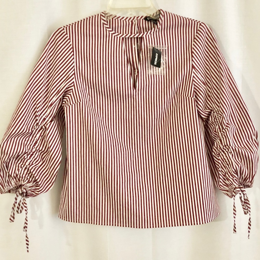 ❤️ 2/$15 Express stripped cotton top - Picture 3 of 4